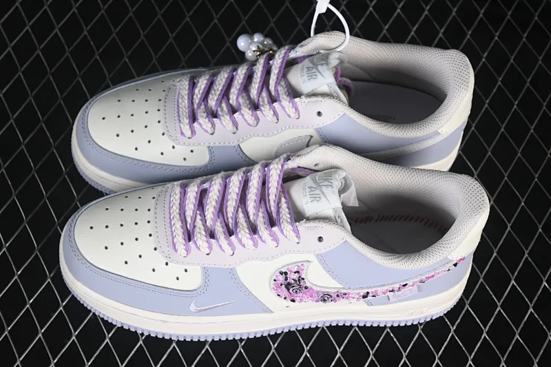 All categories Nk Air Force 1 Air Force series Nk Air Force 1 Low Air Force low-top Nike Air Force 1'07 Low "Rose Glitter" Hand-painted graffiti Rose diamonds Air Force 1 low-top casual sneakers DB3301-212